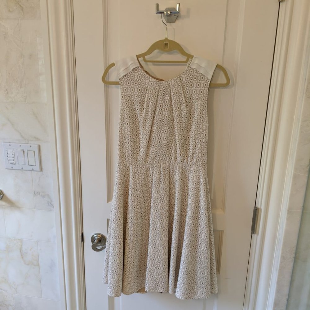 Vince Camuto Ivory Sleeveless Dress -- Size 6